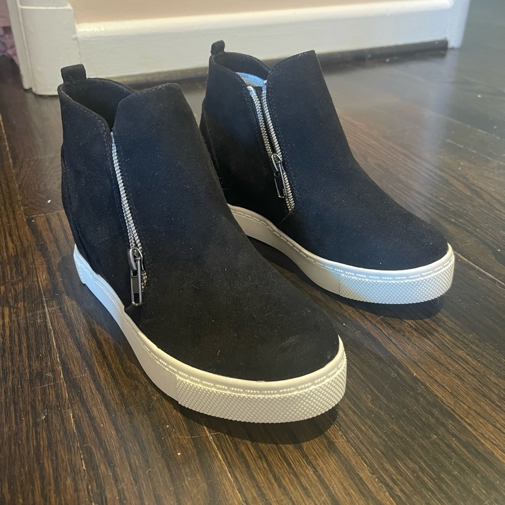 Never-been-worn Steve Madden black wedge sneakers for girls size 2.